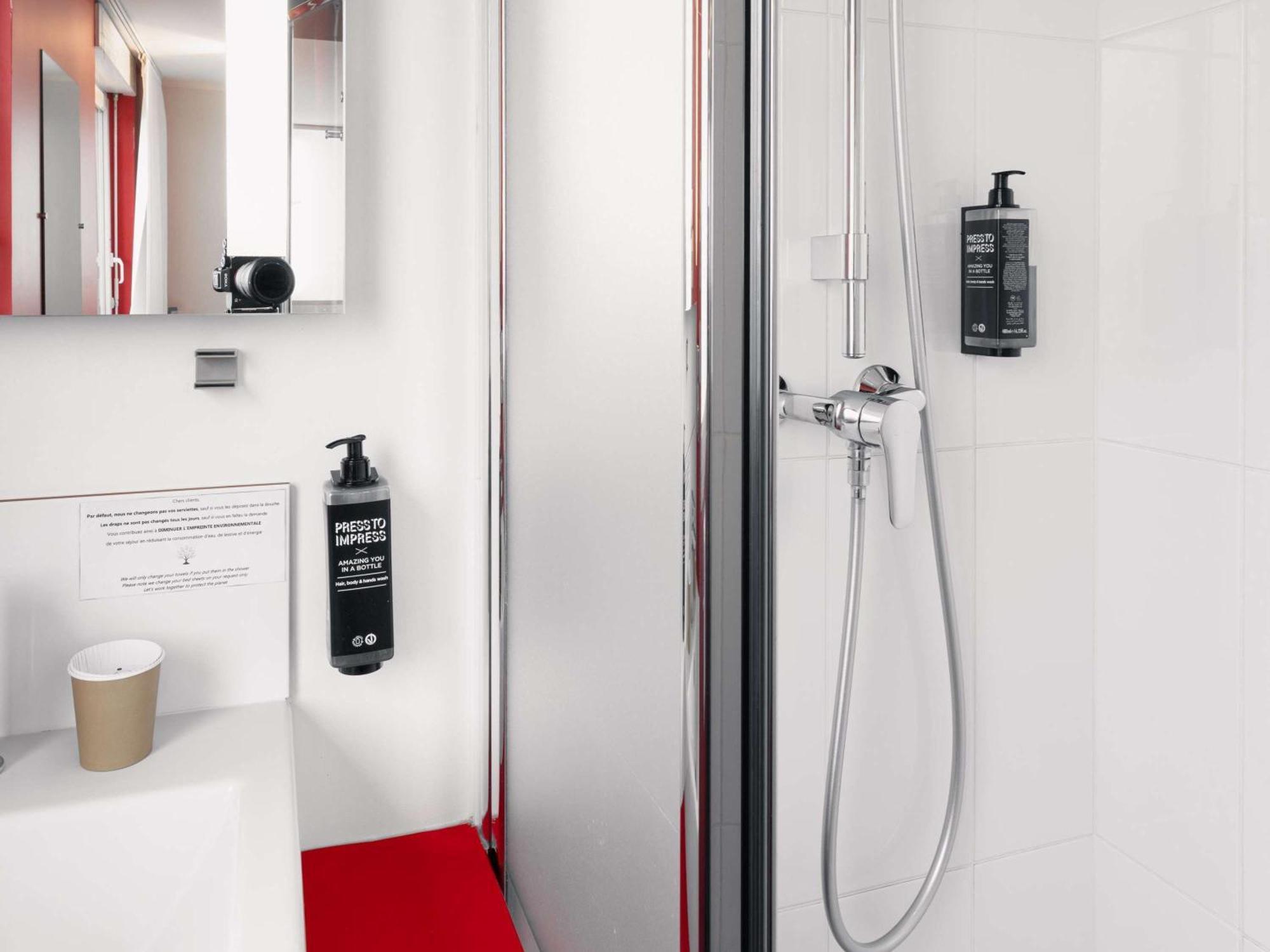 ibis Styles Vannes Gare Centre Exterior foto