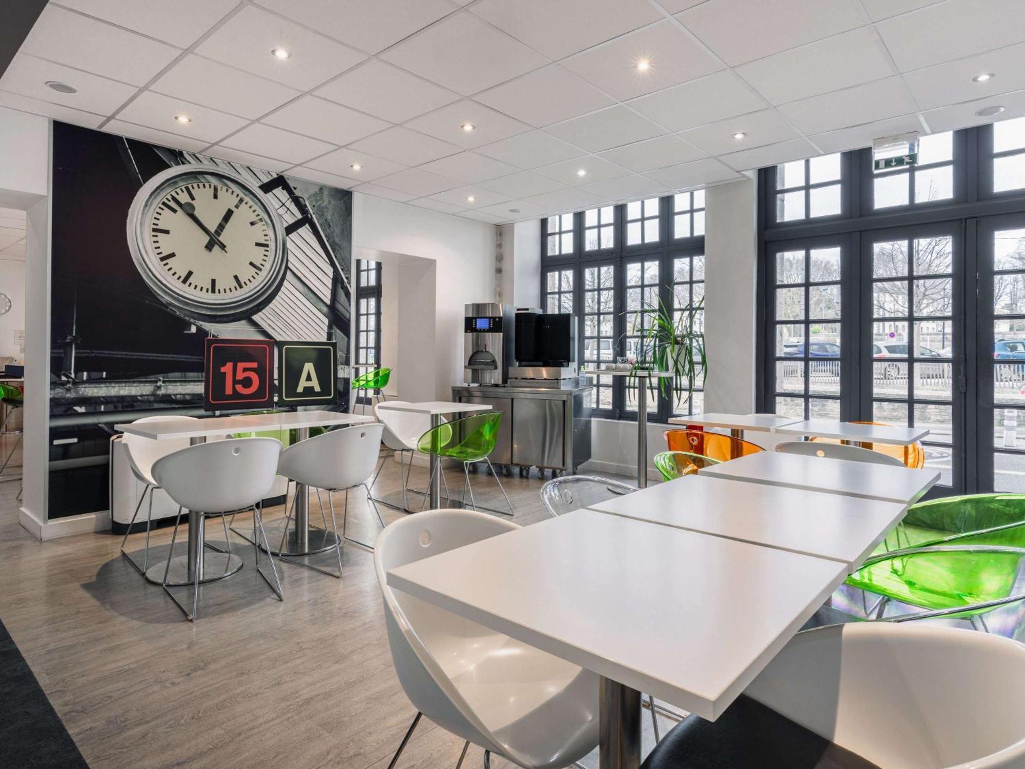 ibis Styles Vannes Gare Centre Exterior foto